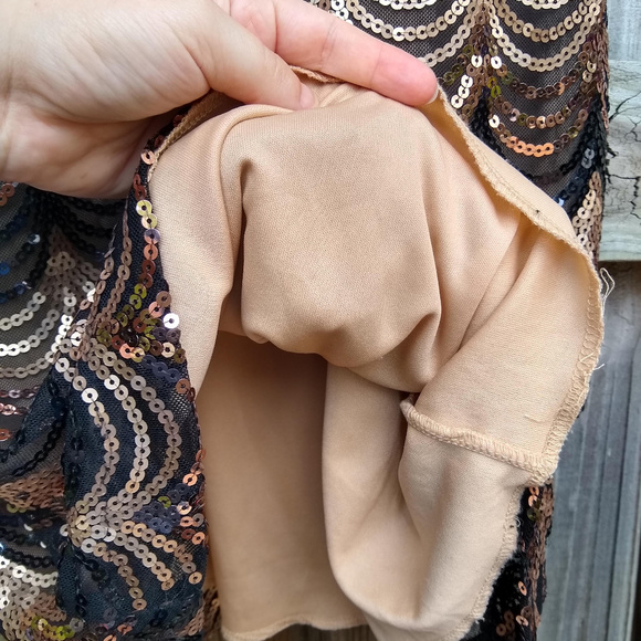 Lovely Day Sequined Bodycon Dress - Picture 4 of 8